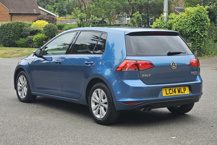 Volkswagen Golf 